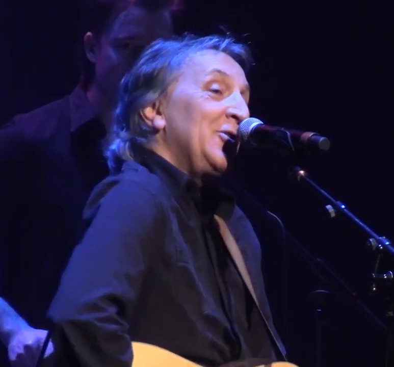 FOND DONAT LACROIX - SPECTACLE 14 AVRIL - frame at 33m23s